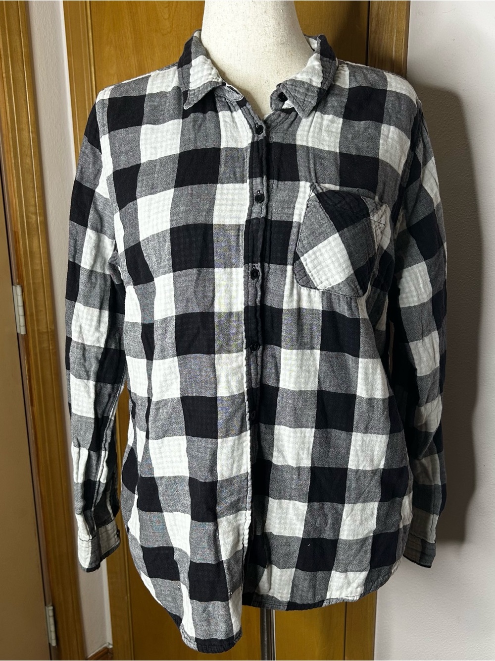 Laura Scott Black and White Plaid Button-Down Shirt 1X